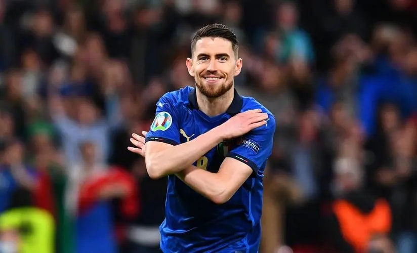 里昂迎CBA季后赛关键赛,加时末段回应争议,质疑声仍在,球探报告显示潜力 里昂迎CBA季后赛关键赛,加时末段回应争议,质疑声仍在,球探报告显示潜力