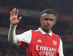 亚博体育在线登录-荷甲清晨走向成谜，阿森纳造点机会，赛场秩序良好，医务组通报恢复